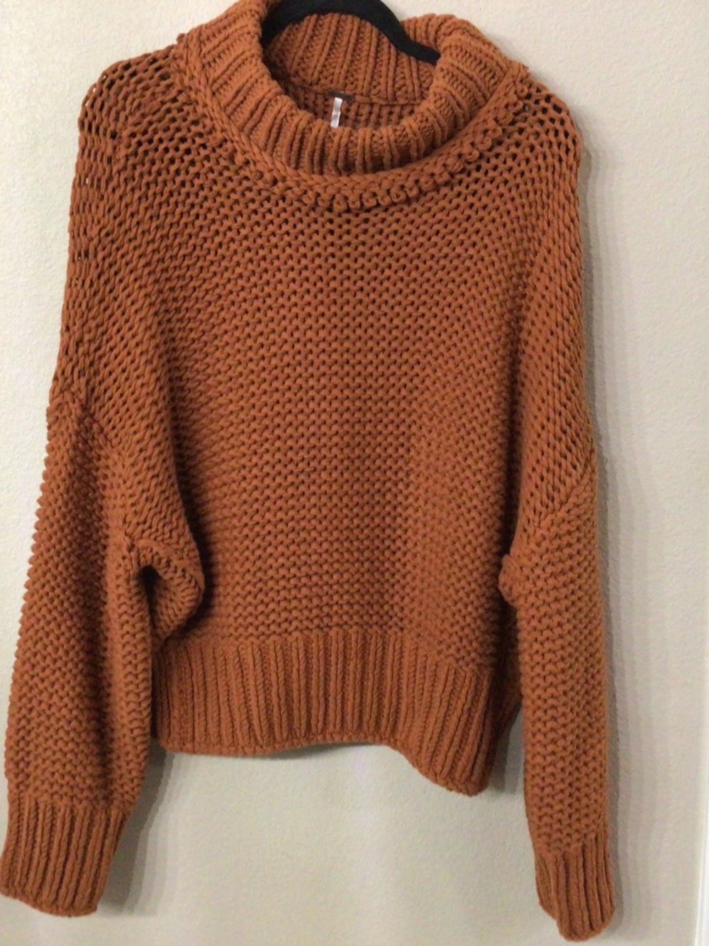 Free People Copper colored knit Turtleneck sweater. Size large. Good shape.